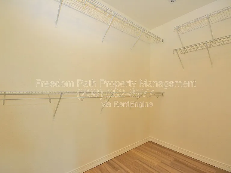 7830 N Mather Ct — Photo 20
