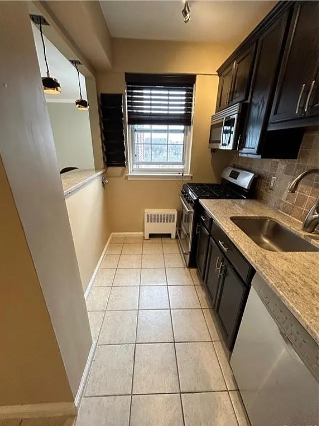 Building Photo - 220 Pelham Rd #5C