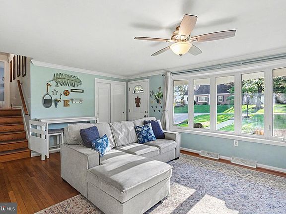 5th image of 132 Landis Dr