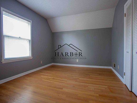 5th image of 825 6th Ave SW