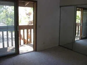 2 bed, 1.5 bath, 936 sqft, $1,600 — Photo 3