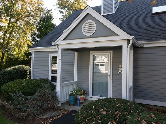 16 Centre Village Drive