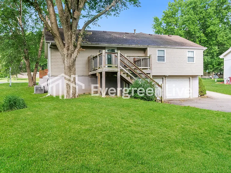 11449 N Wayne Ave — Photo 15