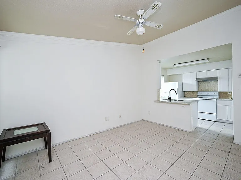 3900 Woodchase Dr #86 — Photo 6