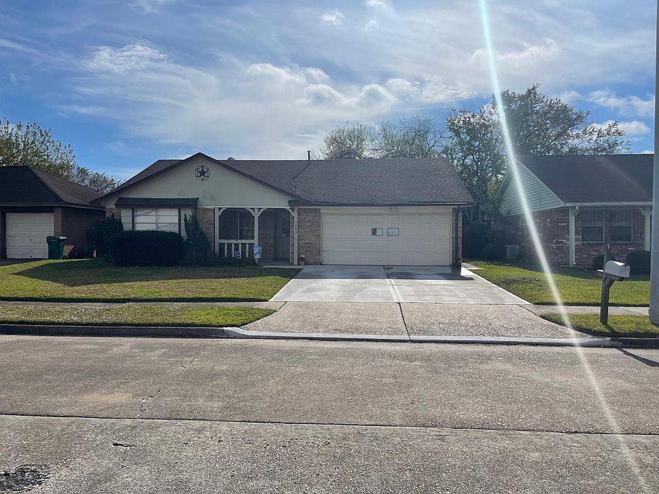 1st image of 1302 Dorsetshire Dr