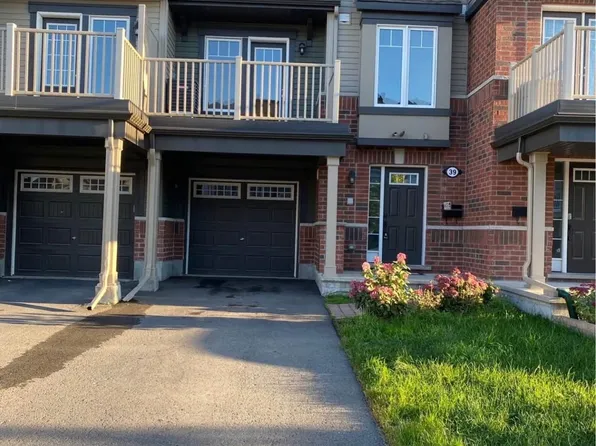 39 Maroma St, Ottawa, ON K4A 1A3