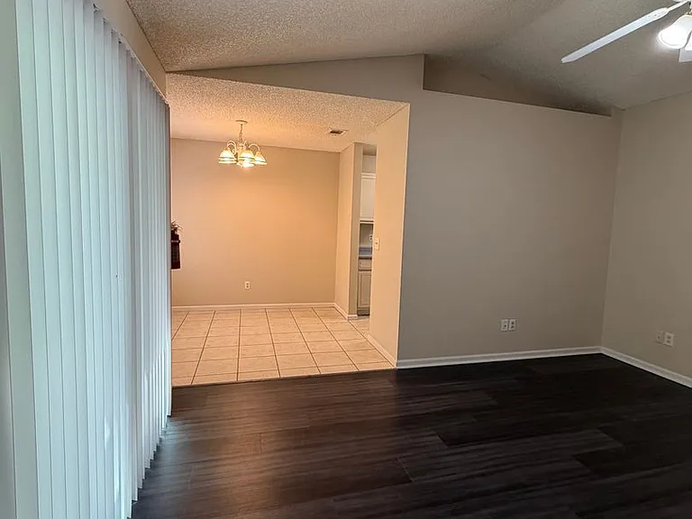 101 Talbot Ct — Photo 16