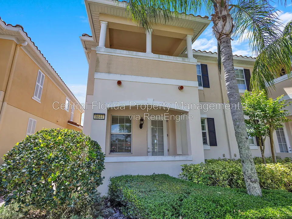 8644 Elder Ln