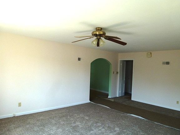 3rd image of 803 N Logan St