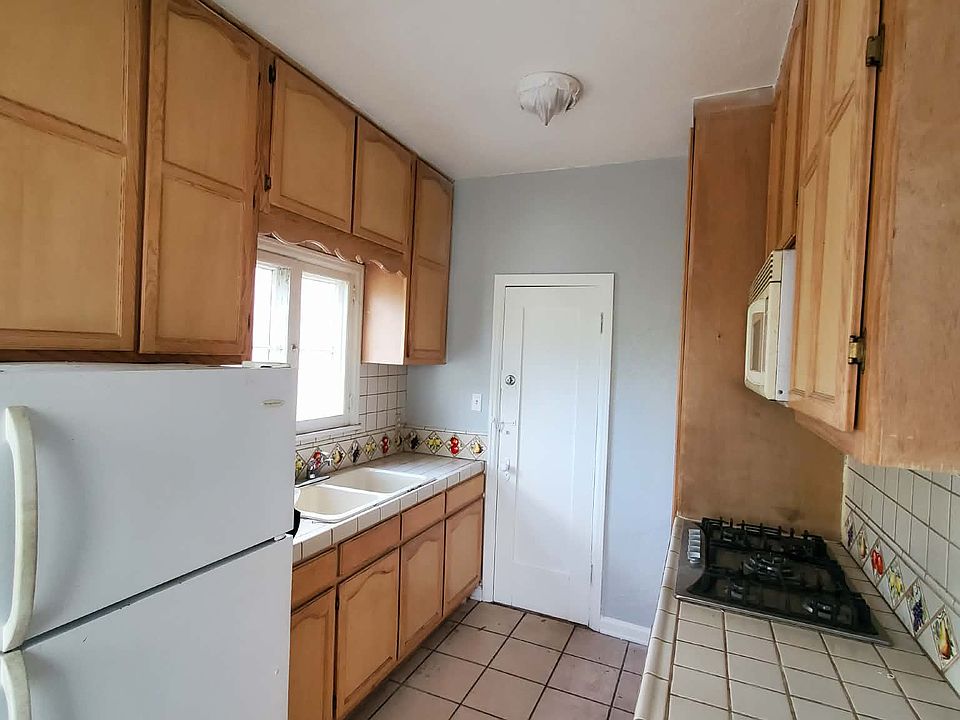 2nd image of 25 Westmont Dr APT 2