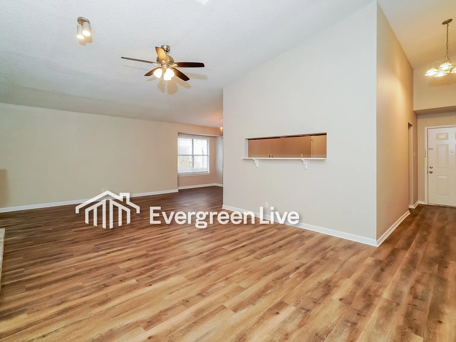3 bed, 2.0 bath, 1964 sqft, $1,645 — Photo 3