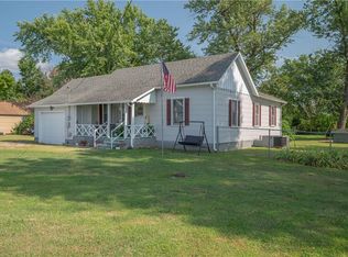 515 E 47th Hwy, Girard, KS 66743