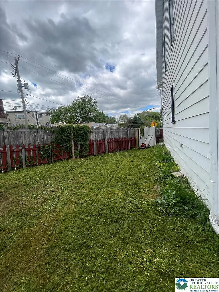 Building Photo - 551 Sumner Ct