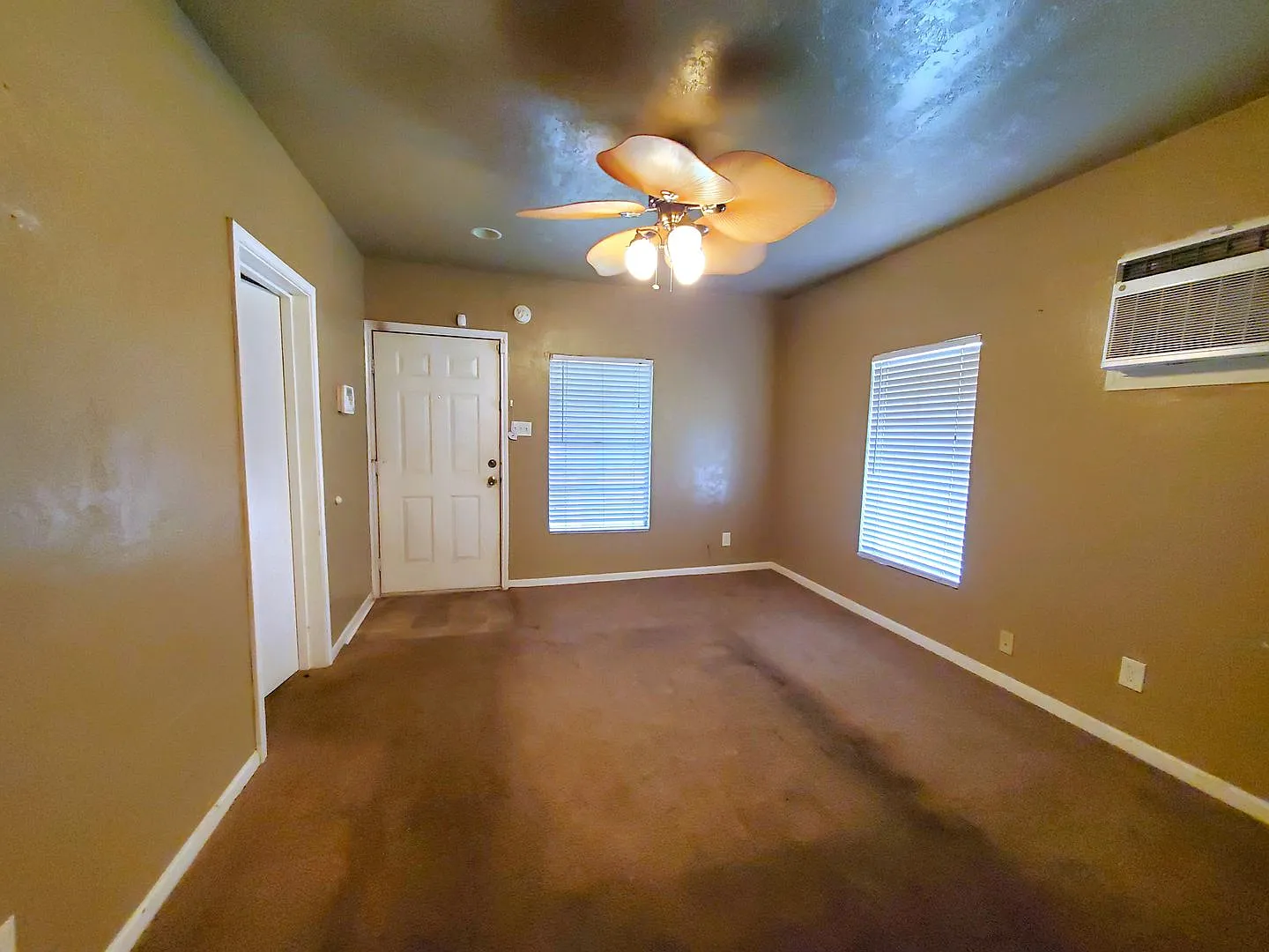 1950 Harriot, Beaumont TX 77705 — Photo 3