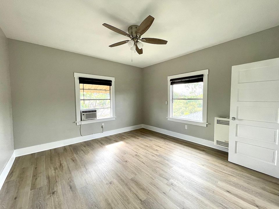 1st image of 2617 Jeffries Ave