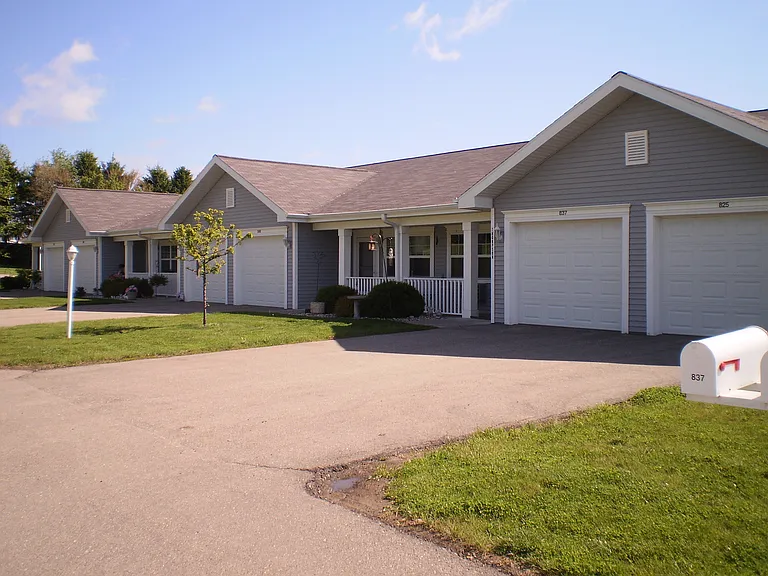 601 Pigeon Creek Dr #15 — Photo 11