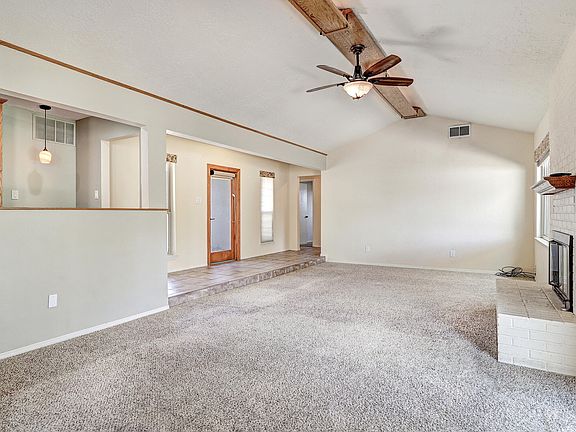 4th image of 8117 Sprenger Dr NE