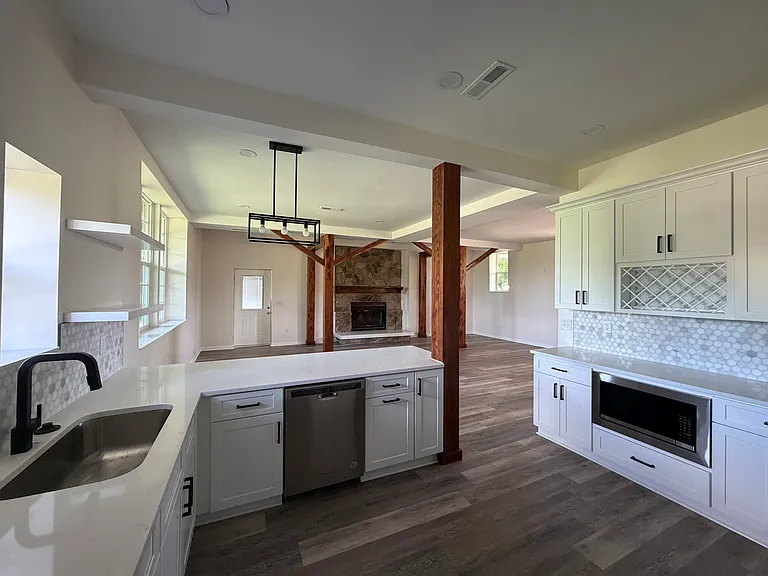 108 Crestview Dr — Photo 6