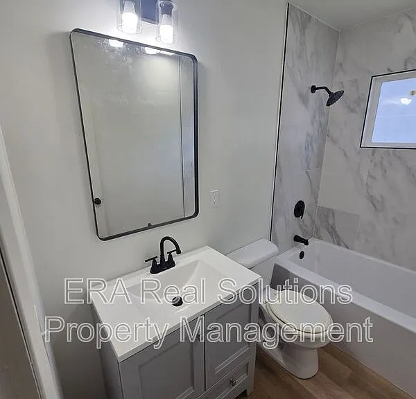 432 Catherine St — Photo 11