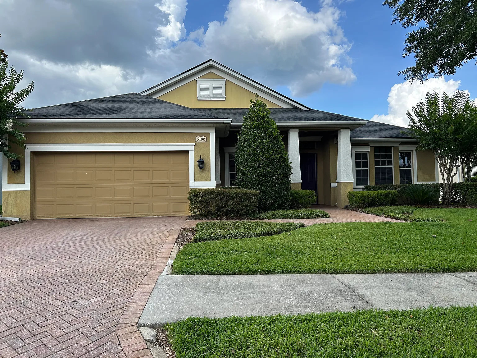 3 bed, 2292 sqft, $3,200 — Photo 1