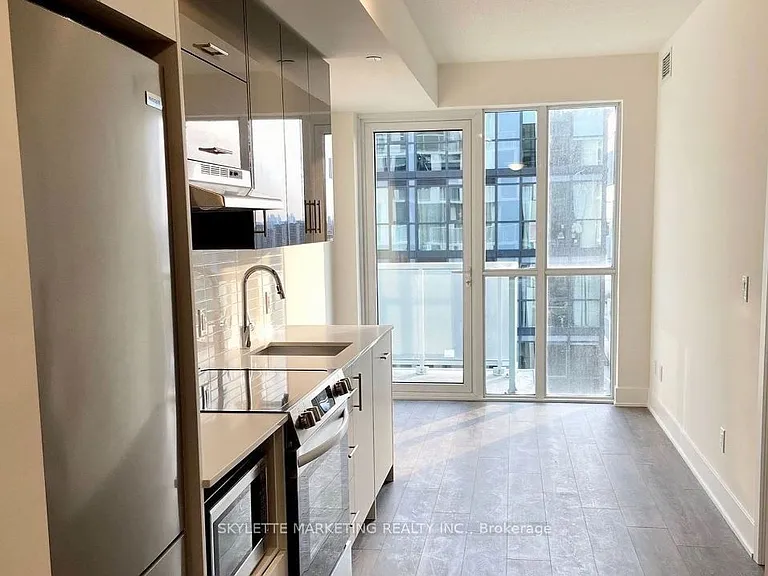 188 Fairview Mall Dr #1702 — Photo 2