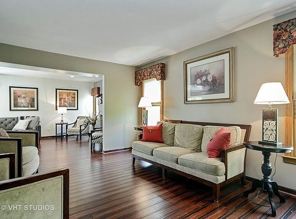 2nd image of 2611 N Drury Ln
