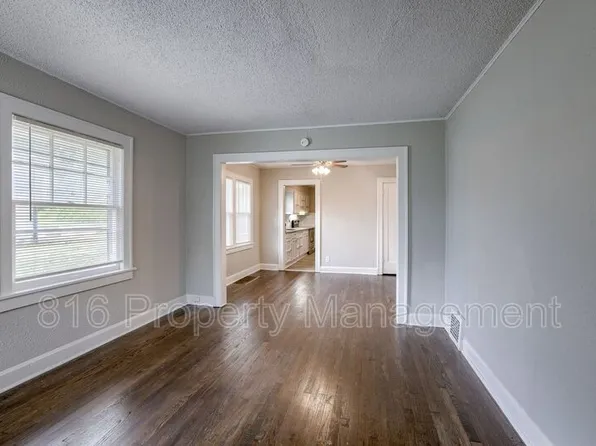 3914 Jackson Ave, Kansas City, MO 64130