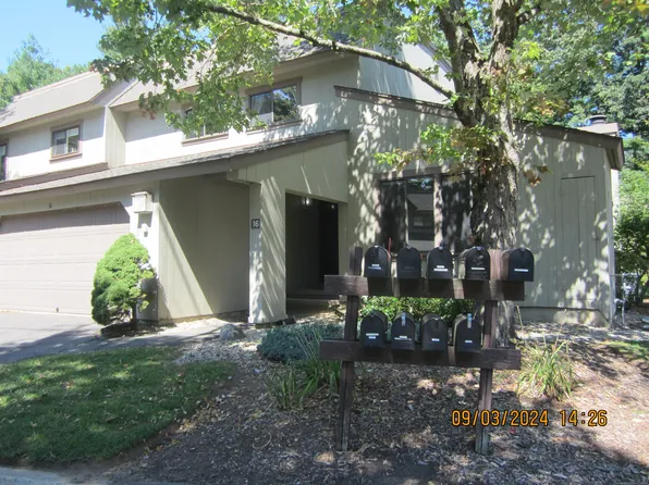 16 Applewood Lane #16, Avon, CT 06001