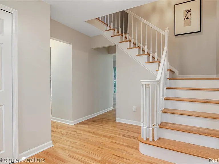 165 Woodedge Dr — Photo 22