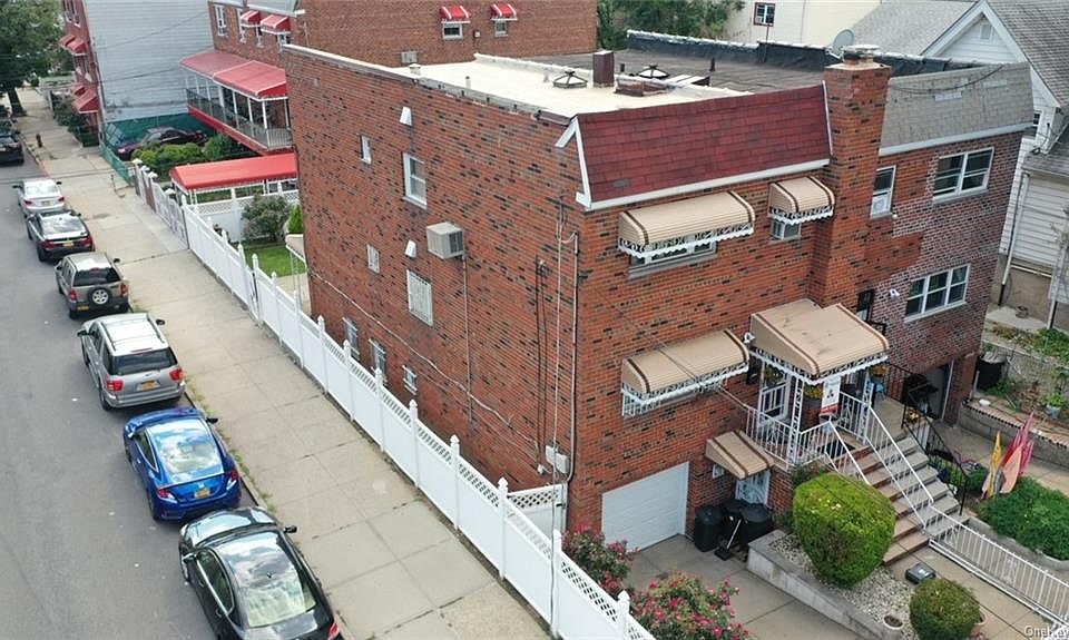1st image of 740 E 239th St