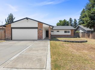 733 W Paradise Ave, Visalia, CA 93277