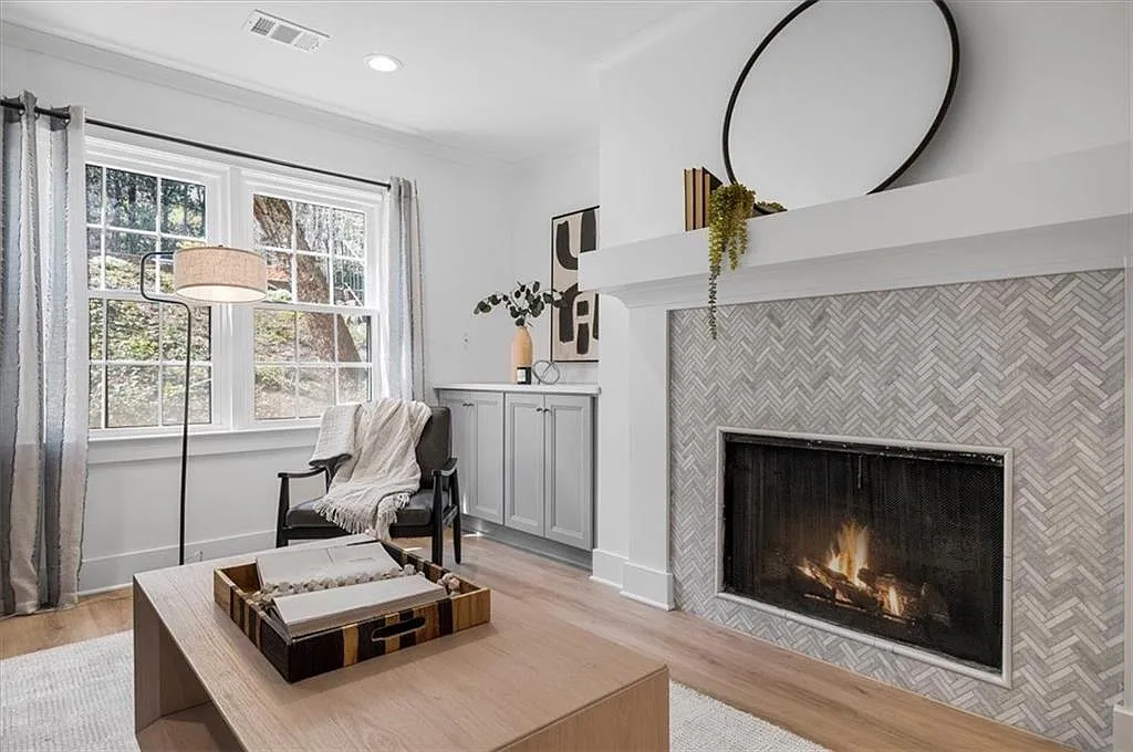 2 bed, 2.0 bath, 1163 sqft, $2,250 — Photo 2