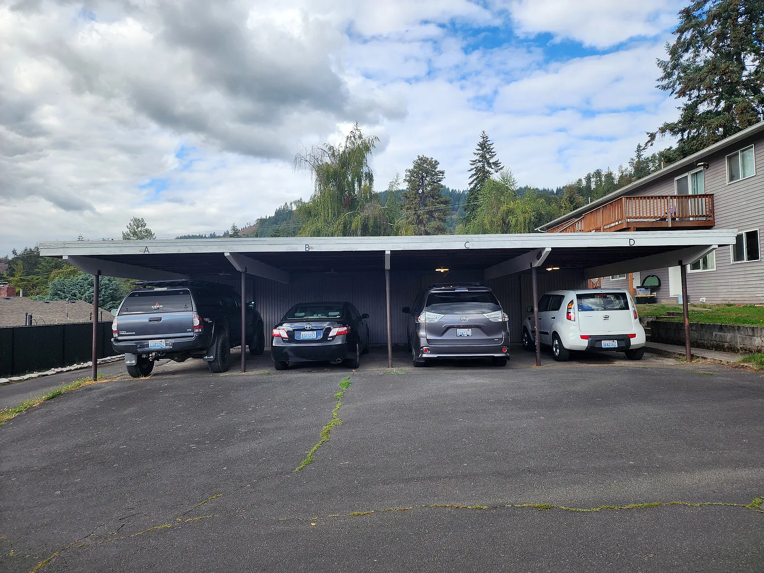 3 bed, 1050 sqft, $1,800 — Photo 4