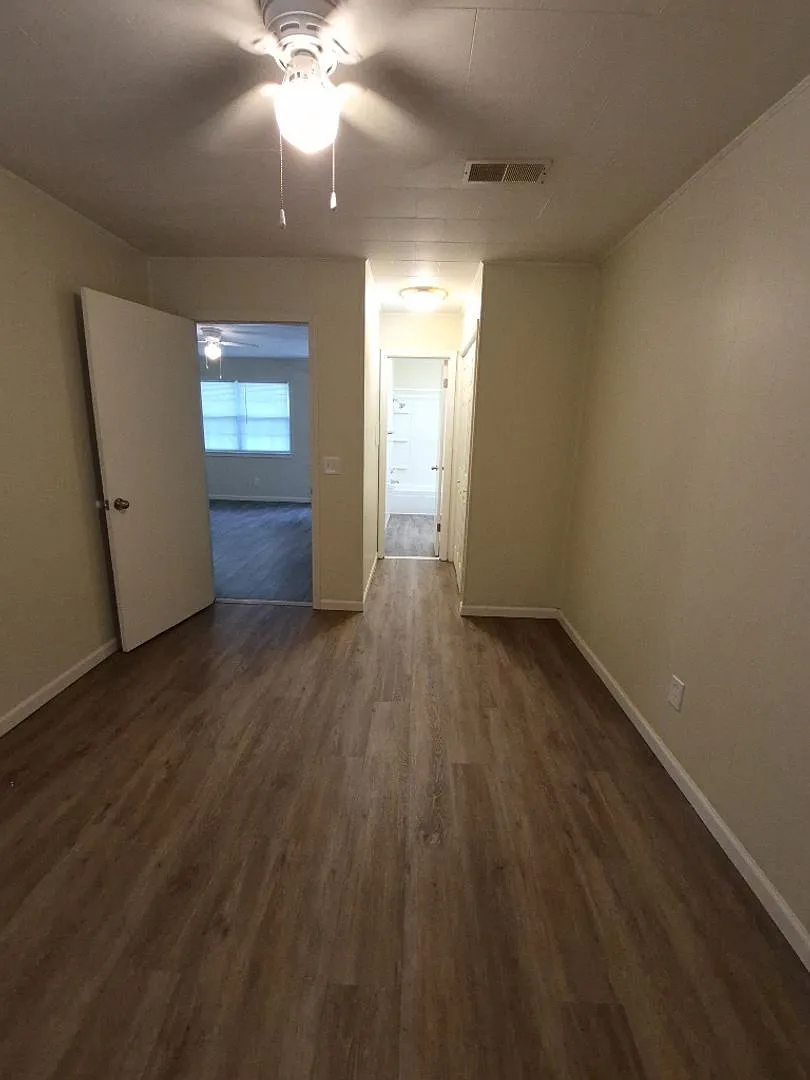 Bailey Apartments — Photo 4