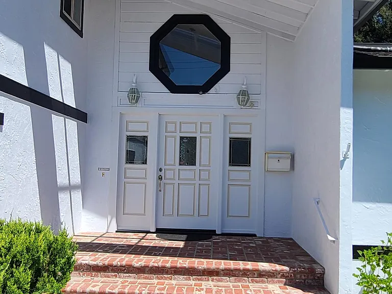 1479 Redmond Ave — Photo 3