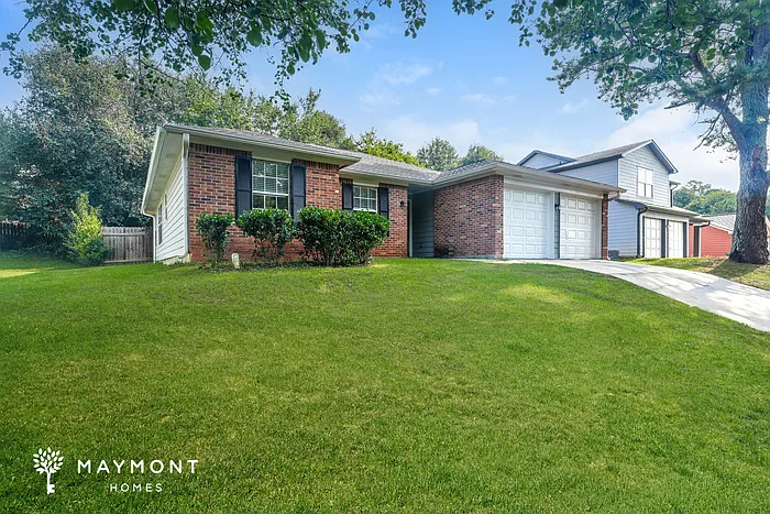 3 bed, 2.0 bath, 1418 sqft, $1,945 — Photo 3