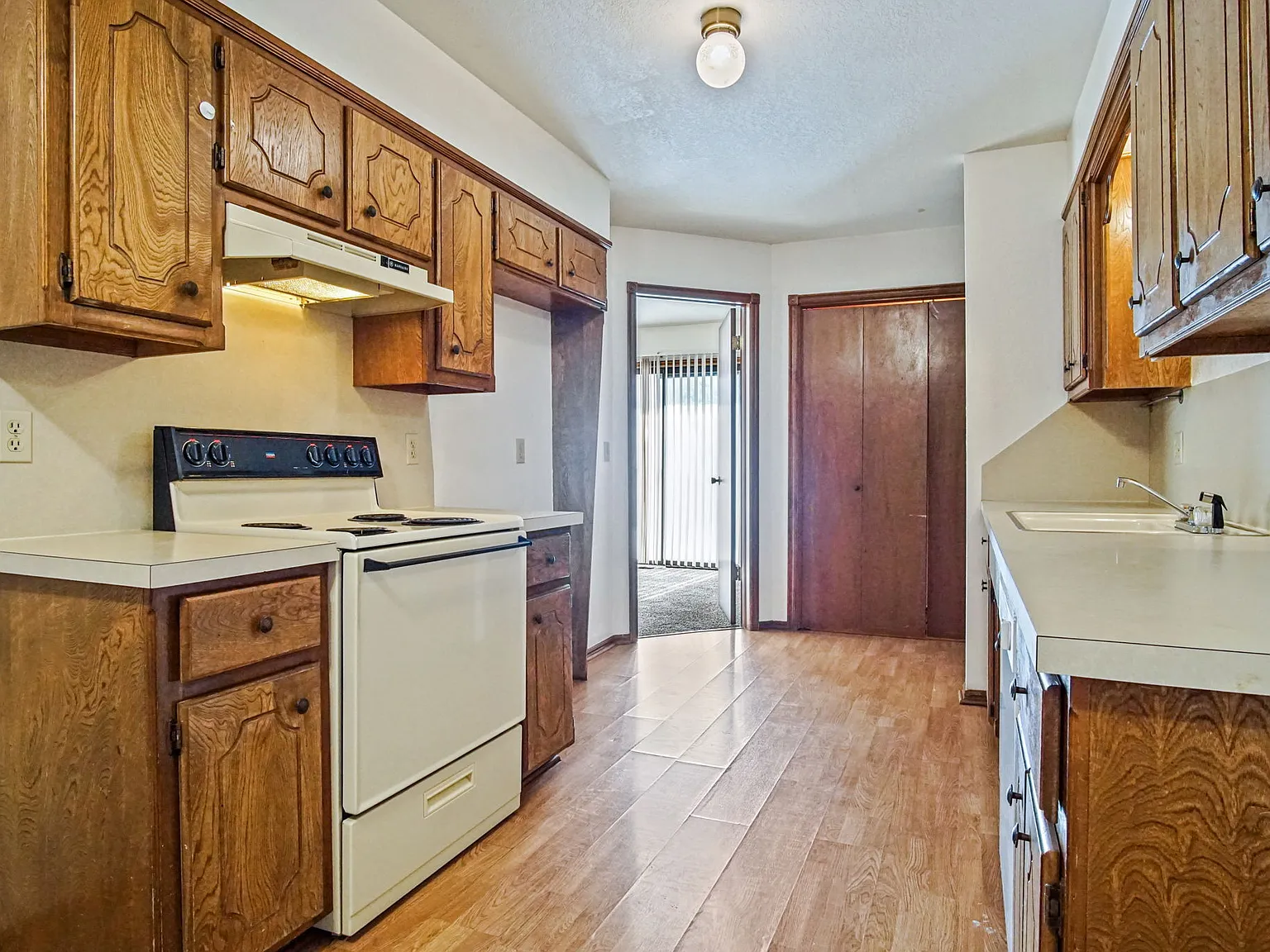 8910 Oak Valley Dr - 1 — Photo 2