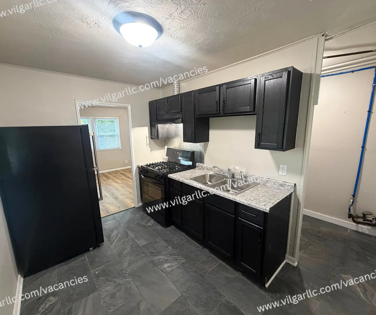 Very spacious 3 Bedroom and 1 Bathroom Home — Photo 4