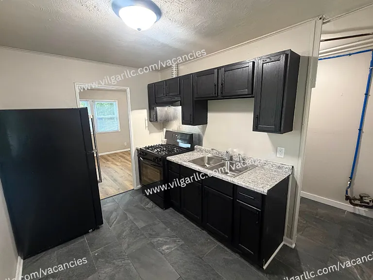 260 Van Buren St — Photo 6