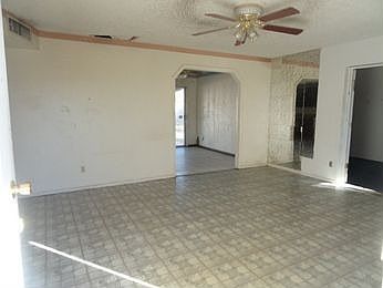 3rd image of 8826 W Heatherbrae Dr