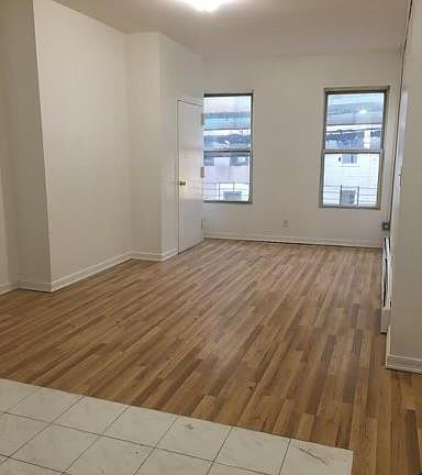 5th image of 11710 Jamaica Ave