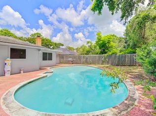 15715 Seavale Rd, Houston, TX 77062