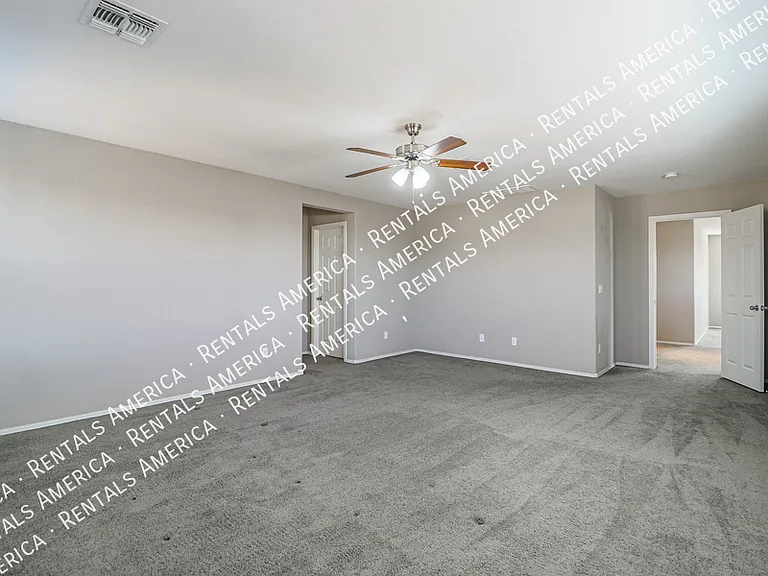 2930 E Detroit St — Photo 22