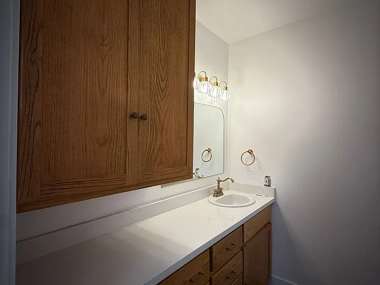 1144 Willis St — Photo 15