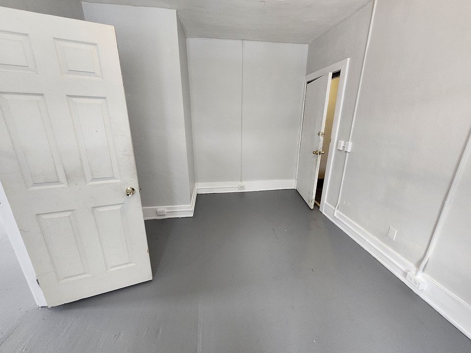 2nd image of 301 Wellington Ave Unit 6