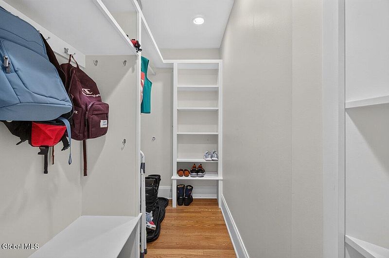 3rd image of 2368 Rosendale Road
