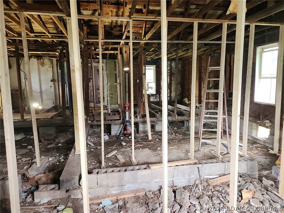 2nd image of 1010 S Walnut St