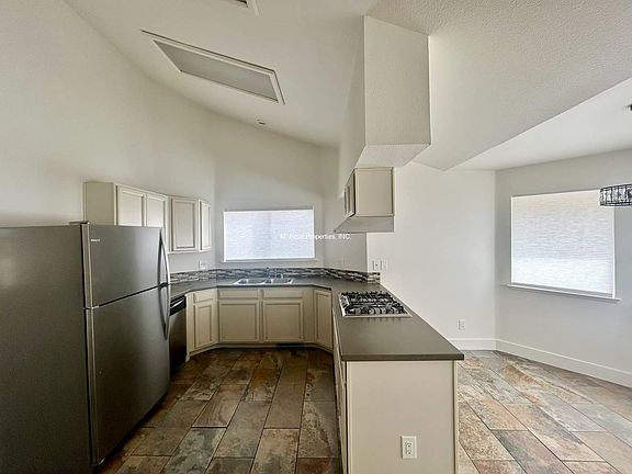 5th image of 1680 Lantana Dr