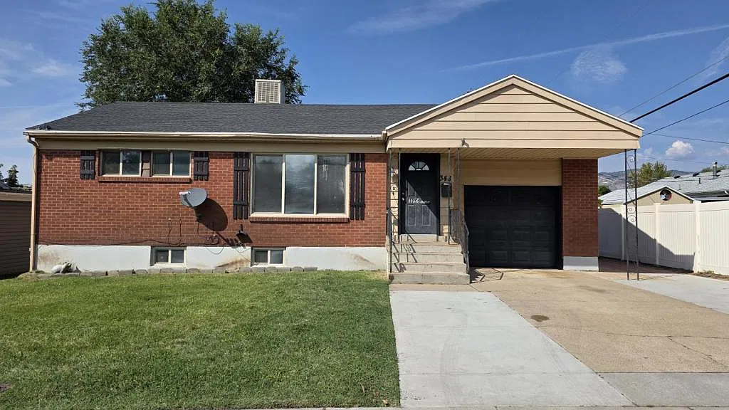 348 E 4525 S — Photo 1