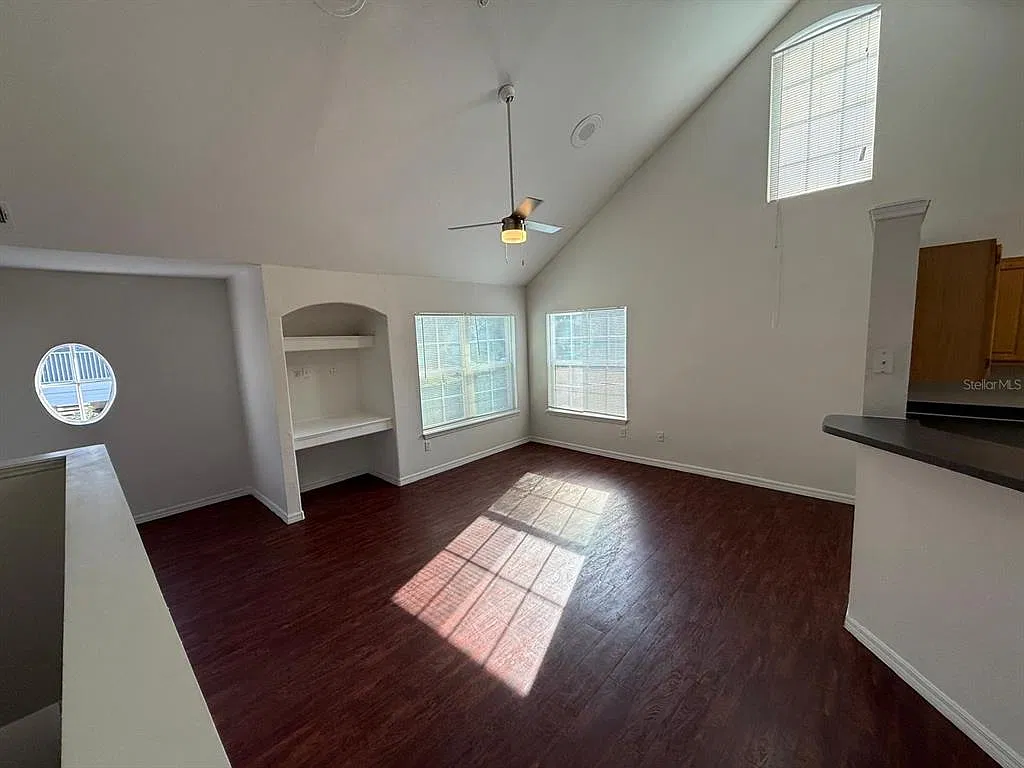 6593 Queens Borough Ave — Photo 3